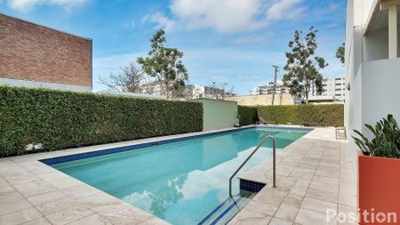 Serene Riverside Living, A Dream Apartment, Overlooking the Majestic Brisbane River. - Photo 4