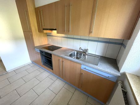 Corgémont, nice 3-room apartment on the ground floor with balcony - Photo 3