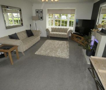 4 bedroom detached house to rent - Photo 1