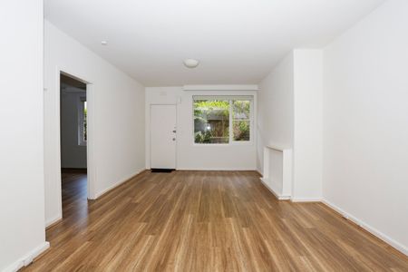 4/565 Glenferrie Road, Hawthorn VIC 3122 - Photo 2