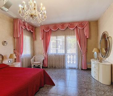 10 Bedroom house / villa with 2,069m² garden for rent in Calafell, ... - Photo 3