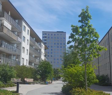 Valla torg, Årsta - Photo 4