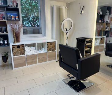 DEIN NEUER ARBEITSPLATZ ALS EIGENSTÄNDIGE/R HAIRDRESSER - Photo 3