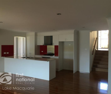 7 Aqua Court, Cameron Park NSW 2285 - House For Rent | Domain - Photo 2