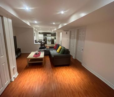 For Lease - 4594 Bismark Crescent, Mississauga, Ontario - Photo 2