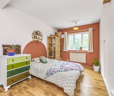 Redlands Way, London, SW2 - Photo 2