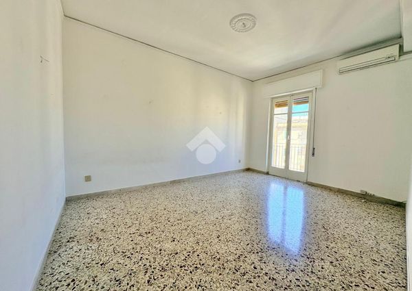 6 locali in affitto