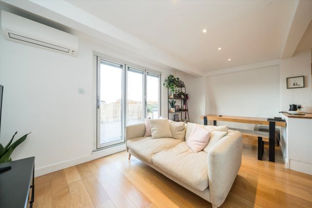 Hammersmith Grove, London, W6, London - Photo 1