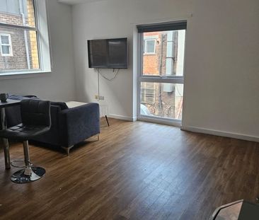 Room in a Shared Flat, South Hunter Street, L1 - Photo 5