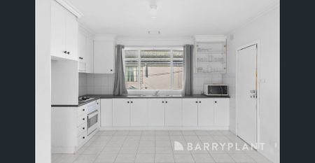 3 Bedroom Home in the Heart of St Albans - Photo 3