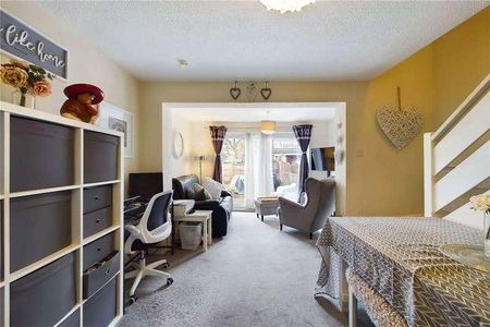 Dunsfold Road, Tilehurst, Reading, Berkshire, RG30 - Photo 2