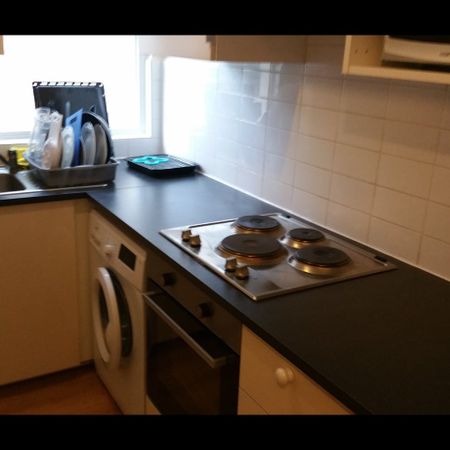 Room in a Shared House, Riffel Road, NW2 - Photo 3