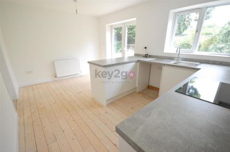 3 bedroom semi-detached house to rent - Photo 2