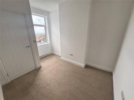 3 bedroom end of terrace house to rent - Photo 4