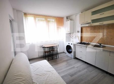 Apartament cu 1 camera, modern, zona UMF - Photo 2