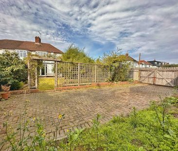 3 Bed Semi-Detached House, Robin Hood Way, SW15 - Photo 4