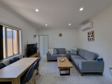 Ultra Modern Granny Flat&excl; Prime Location&excl; - Photo 2