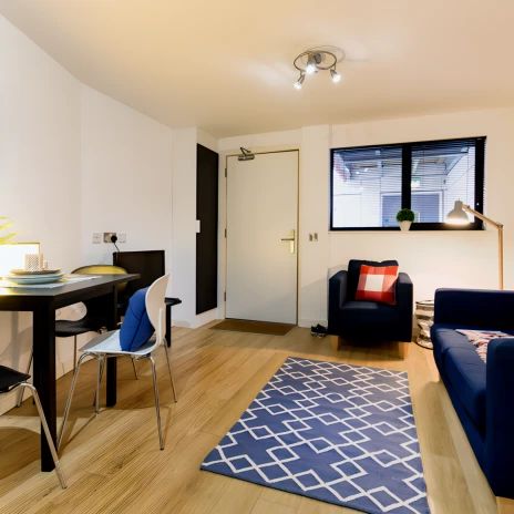 Classic 3 Bed Apartment - Internal Facing - Photo 1