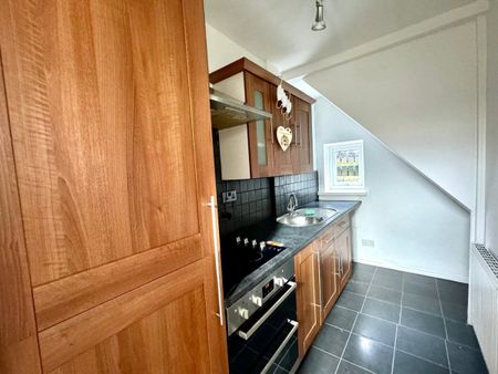 Halifax Road, Liversedge, West Yorkshire, WF15 - Photo 4