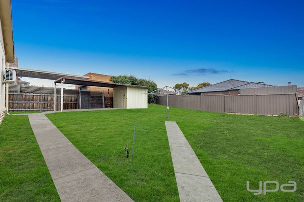 12 Kaniva Street, Dallas - Photo 1