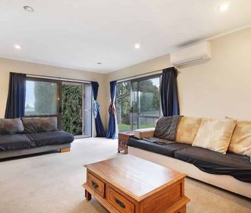 Home in the Centre of new Lynn! - Photo 4