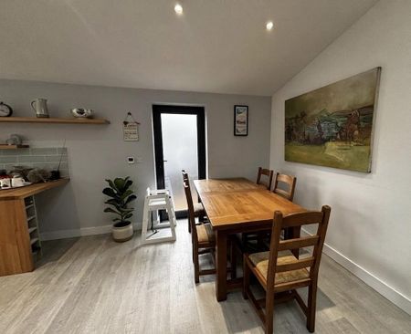 3 bedroom semi-detached bungalow to rent - Photo 2