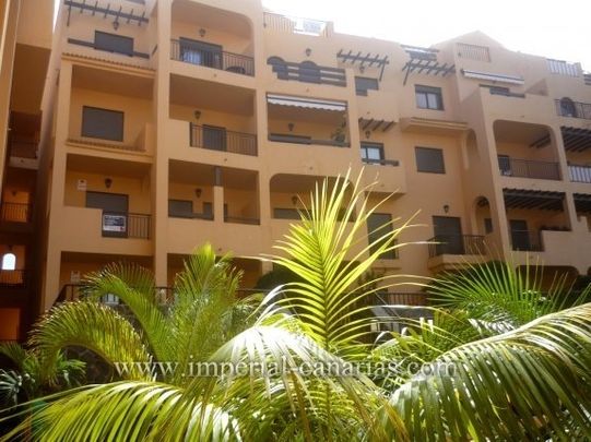 Algo especial! Representativo piso en excelente edificio de reciente construcción - Photo 1