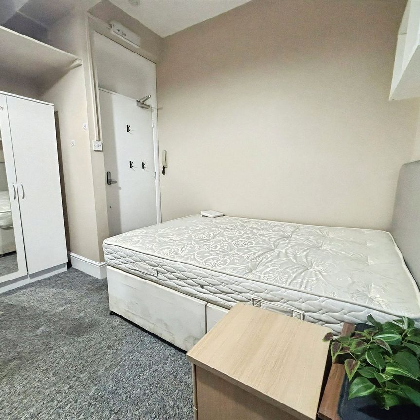 Castletown Road, London, W14 9HF - Photo 1