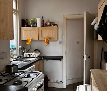 4 Bed Semi-Detached House, Green Lanes, N4 - Photo 3