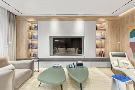 Finished to a high standard, this furnished apartment is located within a sought-after portered building on the prestigious Portland Place in Marylebone. - Photo 3