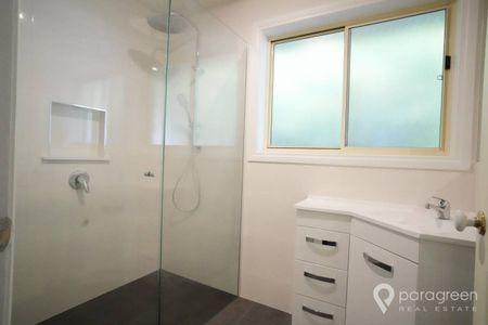 2 BEDROOM HOUSE IN FOSTER - Photo 3