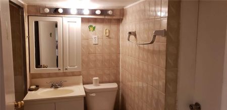 For Lease - 547 Lauder Avenue Unit# Basement, Toronto, Ontario - Photo 4