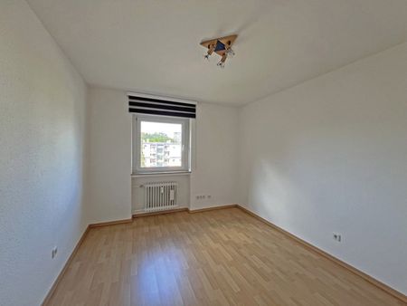 Schöne, helle 4-Zimmer-Wohnung - Photo 2