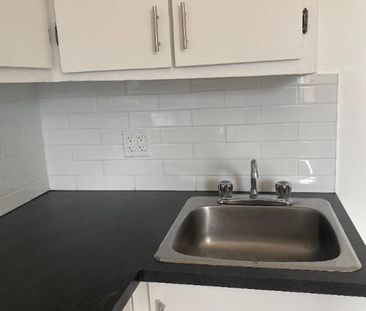 5 1/2 au dernier étage avec 2 balcons_Verdun_Dispo maintenant! - Photo 2
