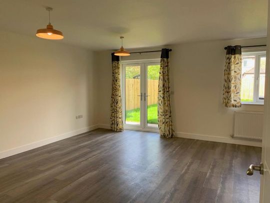 3 bedroom semi-detached house to rent - Photo 1