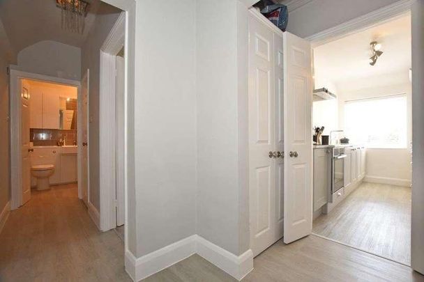 Woodford Road, South Woodford, E18 - Photo 1