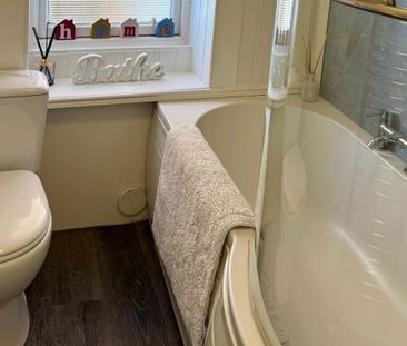 2 Bed Flat - Photo 2