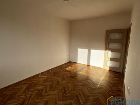 Pronájem bytu 1+1 33 m² - Fotografie 5