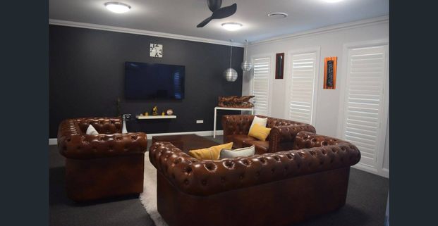 Grand Home In Marsden - Photo 1