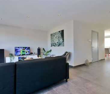 Ruime woning met 3 slaapkamers & tuin - Foto 2