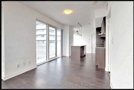 88 Harbour Street condo — Toronto, ON (3-Bedroom) - 3 Bedroom - Photo 2