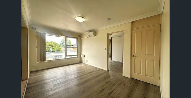 Modern 1 Bedroom Unit - Photo 1