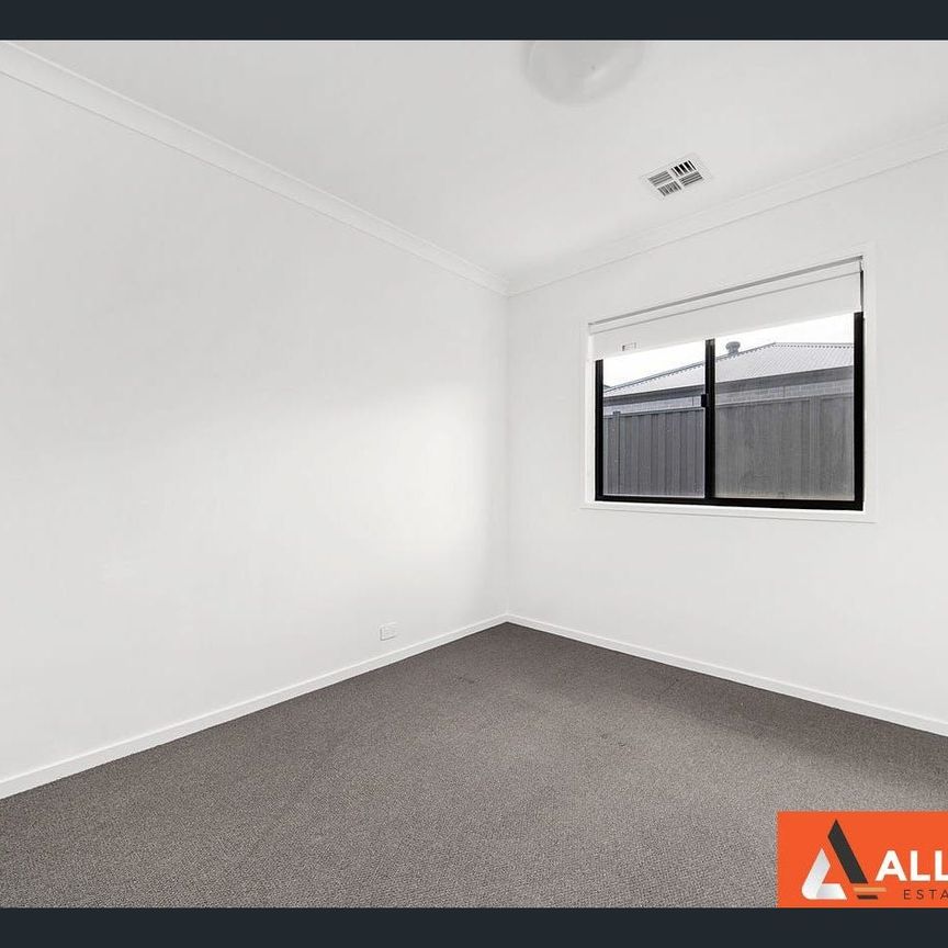 Modern Family Home in Truganina with 4 Bedrooms - Photo 1