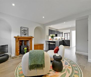 2 bedroom semi-detached house to rent - Photo 6