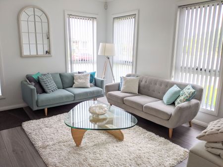 Modern Living - Photo 2