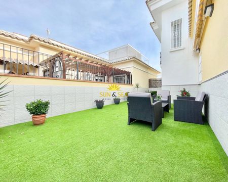 3-BEDROOM SEMI-DETACHED HOUSE - TORREVIEJA - Photo 3