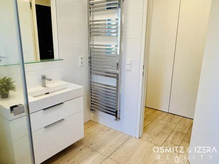 Luxusní byt 2+kk s terasou, zahradou a bazénem | Praha 5 Hlubočepy / Barrandov - Photo 2