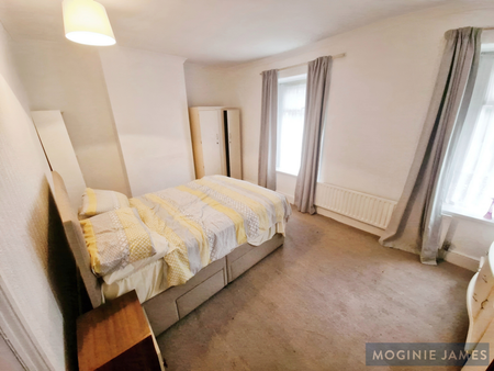 4 bedroom terraced house to rent - Photo 2