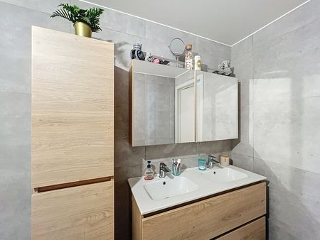 Appartement met één slaapkamer en terras - Foto 3