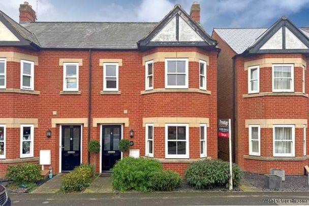 3 bedroom property to rent in Milton keynes - Photo 1